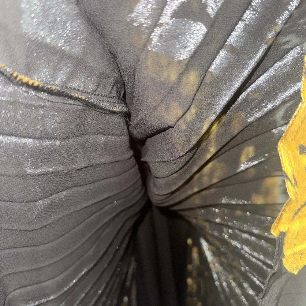 Want Need Black and Gold Mini Dress Size L - Picture 5 of 10